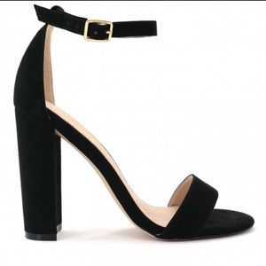 G by Guess black suede open toe ankle strap block heels - size 9 - never worn